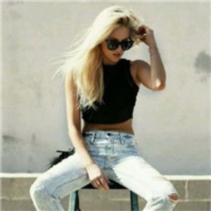 Meet your Posher, Emily